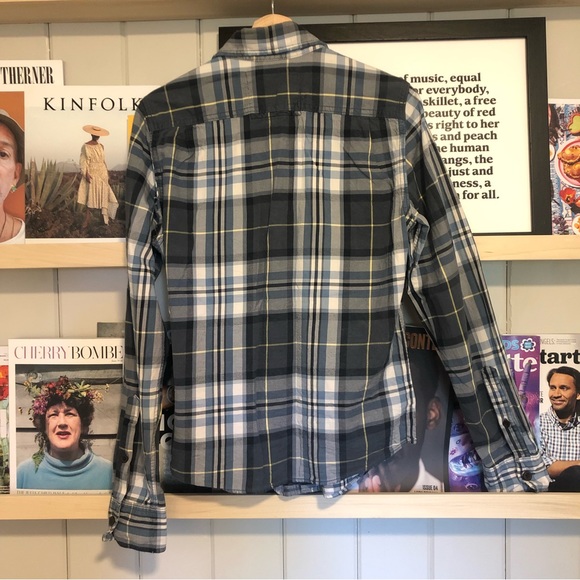 Blue plain Flannel Men’s Button-Up: Abercrombie and Fitch - Picture 2 of 8